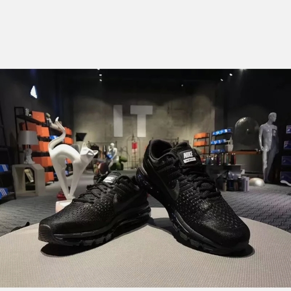 NIKE AIR MAX 2017 TRIPLE BLACK MEN\'S SIZES NEW main image 4